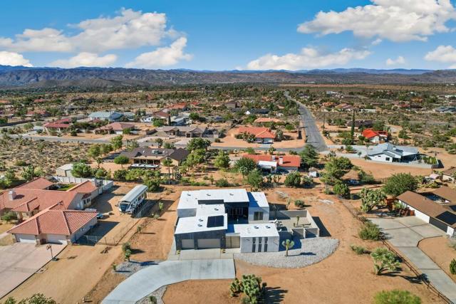 58654 Piedmont Drive, Yucca Valley CA: https://media.crmls.org/mediaz/d7ef6c7c-156a-430d-b16d-7d0305a8c065.jpg