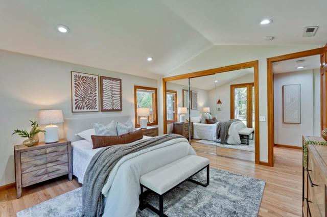 1625 Hazelaar Way, Los Altos CA: https://media.crmls.org/mediaz/d7f0c036-a79e-451a-b38e-354b99d9d18b.jpg
