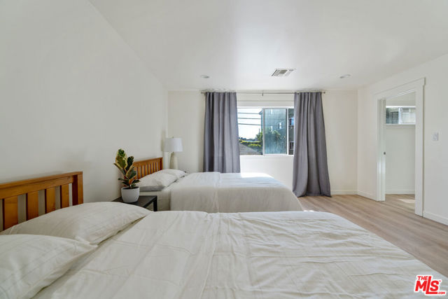 32 North Venice Boulevard photo 13