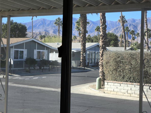 234 Settles Drive, Cathedral City CA: https://media.crmls.org/mediaz/d7f147fe-344f-4f50-998f-5fa52e107d89.jpg