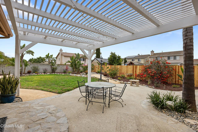 1532 Lorena Drive, Oxnard CA: https://media.crmls.org/mediaz/d7f1f81e-3a6d-4e47-8bd7-7c3d5b05ca5e.jpg