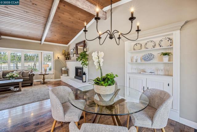 700 Golf Club Way, Pleasant Hill CA: https://media.crmls.org/mediaz/d7f23a24-04d0-42b5-8053-399bfdb29b98.jpg