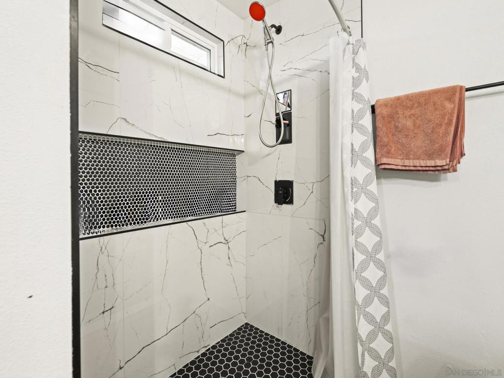 MLS #250044657SD image #17