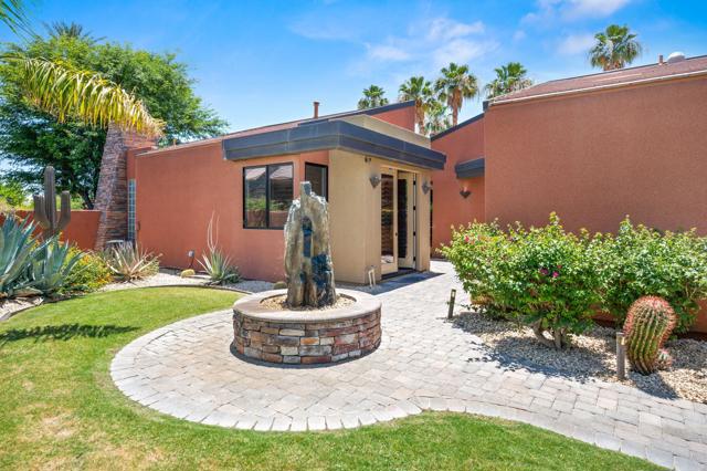 50375 Via Serenidad, La Quinta CA: https://media.crmls.org/mediaz/d7f36e97-8cb4-4cb7-bc2f-d52f8a962fd9.jpg