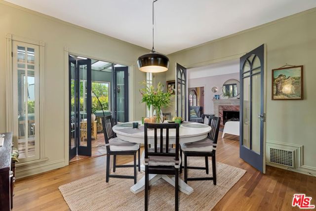 100 N Arden Boulevard, Los Angeles CA: https://media.crmls.org/mediaz/d7f3f5cc-9684-46c1-8962-ed07dbe1b8fe.jpg