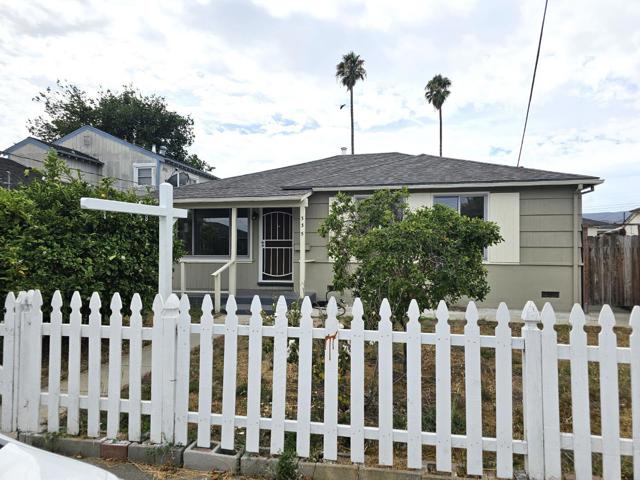 335 Cuardo Avenue, Millbrae CA: https://media.crmls.org/mediaz/d7f3f697-8111-426f-a442-d532f83284b4.jpg