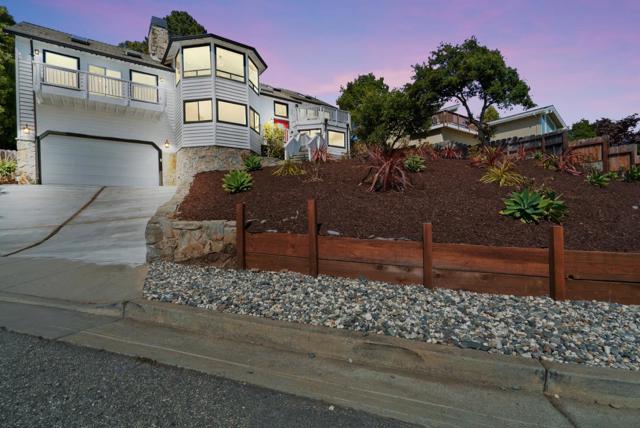 607 Saint Andrews Drive, Aptos CA: https://media.crmls.org/mediaz/d7f3fac2-6e73-4977-afbf-efe4f0f0ead3.jpg