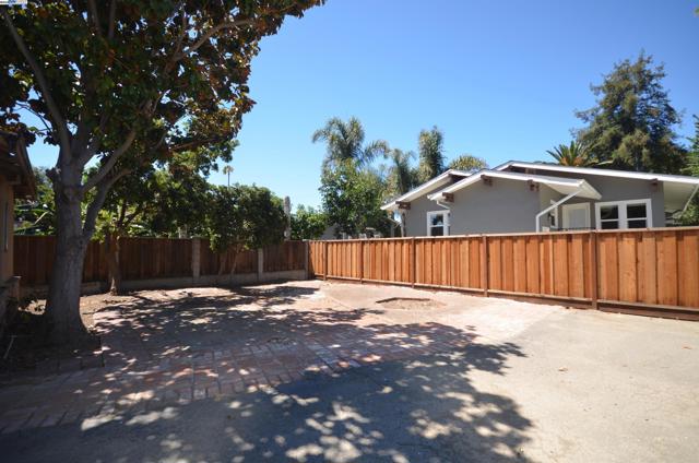 4544 Thornton Ave, Fremont CA: https://media.crmls.org/mediaz/d7f504c1-705a-4239-9be8-b3150b7f8672.jpg