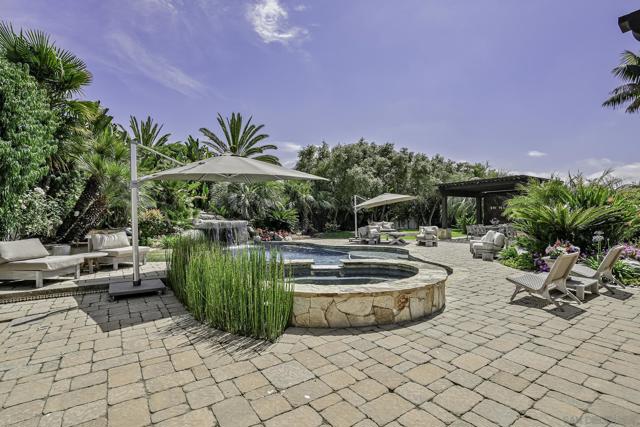 15823 The River Trail, Rancho Santa Fe CA: https://media.crmls.org/mediaz/d7f50dba-6e4a-4b70-8cdf-4a859ebfb59e.jpg