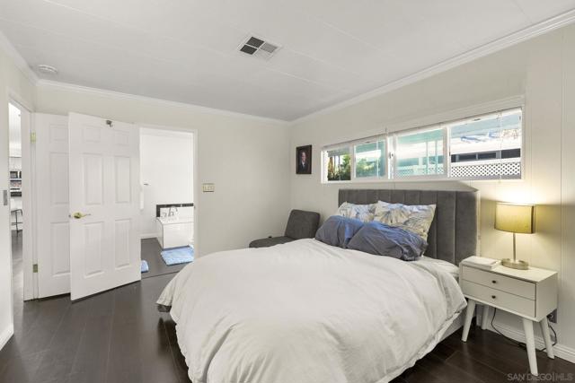 7004 San Bartolo, Carlsbad CA: https://media.crmls.org/mediaz/d7f52794-4343-4759-807f-9347fbcbeefe.jpg