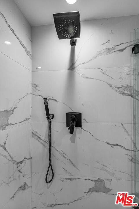 https://media.crmls.org/mediaz/d7f5482a-e682-4ef8-bcc8-dc3259f4650b.jpg?preset=X-Large