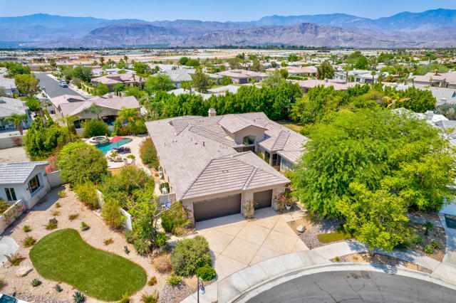 7 Chopin Court, Rancho Mirage CA: https://media.crmls.org/mediaz/d7f5959c-fe25-4fde-83a7-2287bee0ed63.jpg