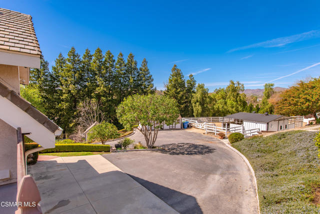 6144 1/4 Chesebro Road, Agoura Hills CA: https://media.crmls.org/mediaz/d7f5b457-8f59-45ec-b71b-d9fec18d5ea5.jpg