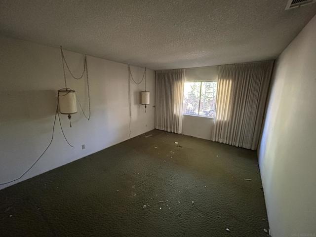 1638 La Tierra Ln, San Marcos CA: https://media.crmls.org/mediaz/d7f63b96-ae8c-4959-8482-d17b726499e2.jpg