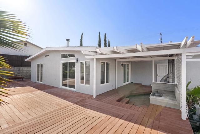 12405 Royal Rd, El Cajon CA: https://media.crmls.org/mediaz/d7f67f18-574f-41d8-b5ef-24458dba4e2a.jpg