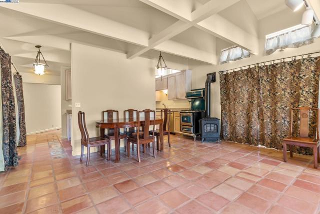 59480 Mines Rd, Livermore CA: https://media.crmls.org/mediaz/d7f78d75-222c-475b-b354-98453e4f5588.jpg