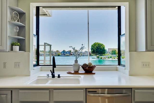 998 Flying Fish Street, Foster City CA: https://media.crmls.org/mediaz/d7f7c534-733e-40a3-931c-d722a4d3a550.jpg