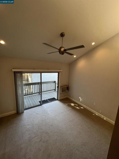 2562 Walnut Blvd, Walnut Creek CA: https://media.crmls.org/mediaz/d7f806db-3d45-4d4d-b7a8-8e40fce99c14.jpg