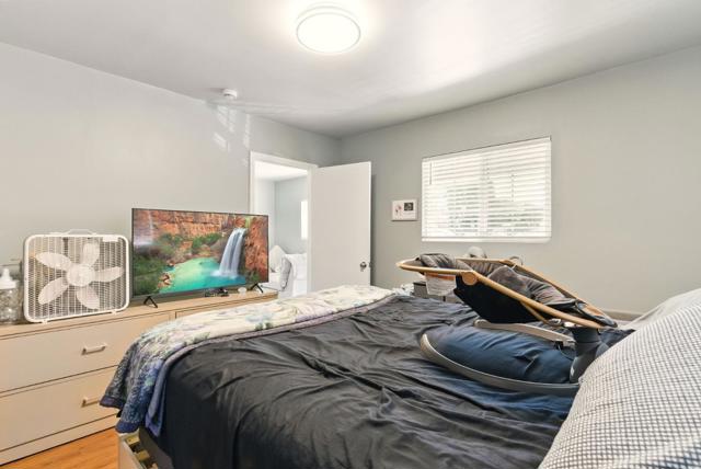 109 Dumbarton Avenue, Redwood City CA: https://media.crmls.org/mediaz/d7f80885-ec4f-43f8-80c8-6dbfda1141af.jpg