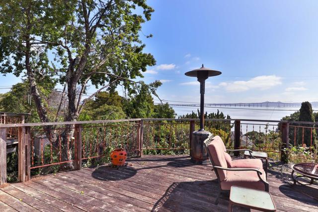 4980 Paradise Drive,  CA: https://media.crmls.org/mediaz/d7f8a618-686a-41c5-8fe7-d1fdd64f0822.jpg