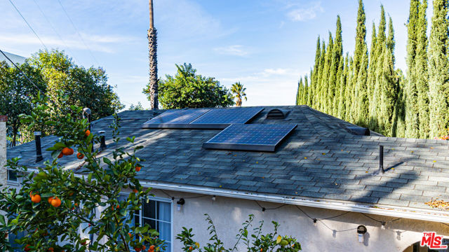 4707 Bedel Street, Woodland Hills CA: https://media.crmls.org/mediaz/d7f8d1f4-c50b-426c-a12f-efebb711ec5a.jpg