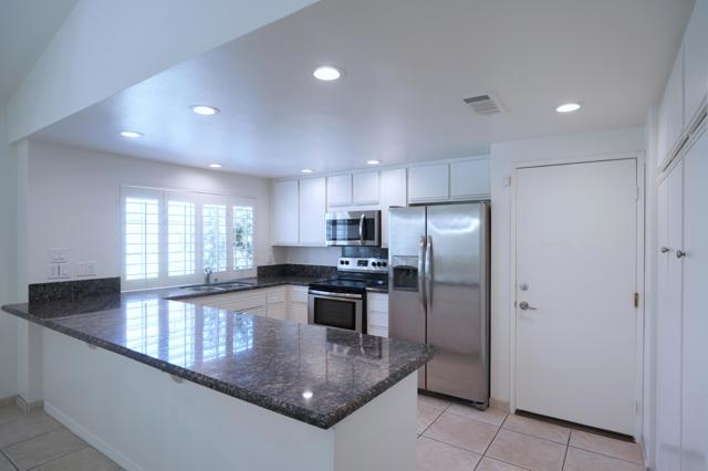 43902 Via Palma, Palm Desert CA: https://media.crmls.org/mediaz/d7f955c8-7554-4bd0-907d-c6f489b04afa.jpg