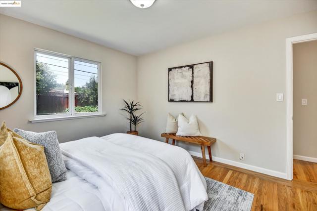 1443 Phantom Ave, San Jose CA: https://media.crmls.org/mediaz/d7fa31cc-c7bd-4490-8e52-7d91f3167e3d.jpg
