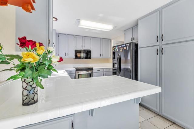 1206 Sycamore Court, Gilroy CA: https://media.crmls.org/mediaz/d7fa98b7-e3aa-46d1-a081-72d80c859432.jpg
