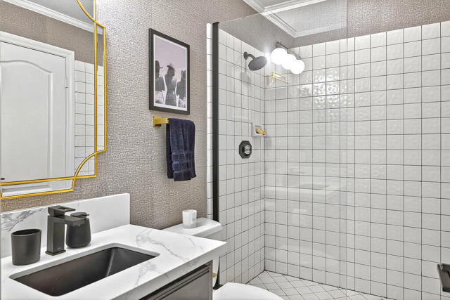 10 Colonial Drive, Rancho Mirage CA: https://media.crmls.org/mediaz/d7faa366-f4be-4456-b4e2-8d310818f3e7.jpg