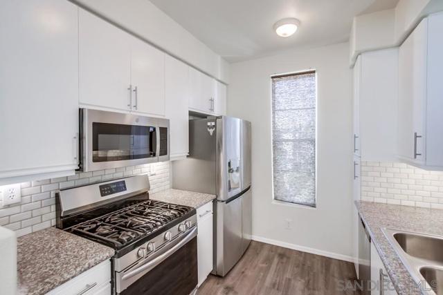 3519 Caminito El Rincon, San Diego CA: https://media.crmls.org/mediaz/d7fb3986-5a96-4ab9-b165-30ac640fc6ba.jpg