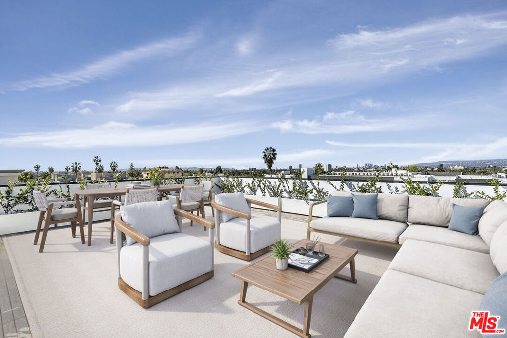521 N Gramercy Place #303