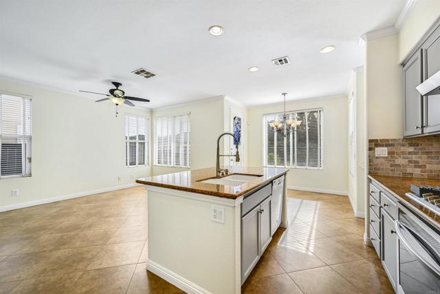 Detail Gallery Image 7 of 39 For 12204 Pepper Tree Ln, Poway,  CA 92064 - 4 Beds | 2/1 Baths