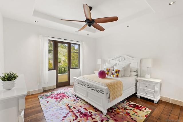18233 Via Ambiente, Rancho Santa Fe CA: https://media.crmls.org/mediaz/d7fb917b-bfbf-456f-8610-fb8630e86e99.jpg
