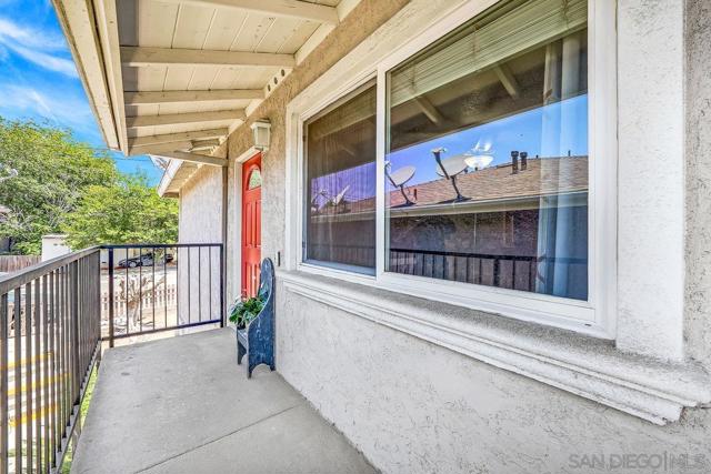 9938 Buena Vista Drive, Spring Valley CA: https://media.crmls.org/mediaz/d7fbb846-96ab-437e-b339-c3e74dda703d.jpg