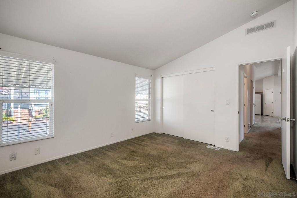 MLS #250038113SD image #18