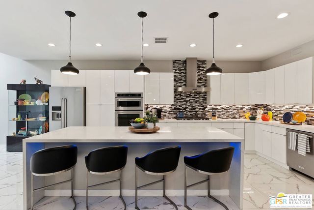 1475 E Amado Road, Palm Springs CA: https://media.crmls.org/mediaz/d7fd3e2c-a94e-4f1c-8eb3-85083a94ef26.jpg