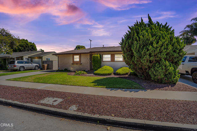 2694 Dawson Avenue, Ventura CA: https://media.crmls.org/mediaz/d7fd7753-bf5f-45f7-b3ba-a45a68ef5a37.jpg