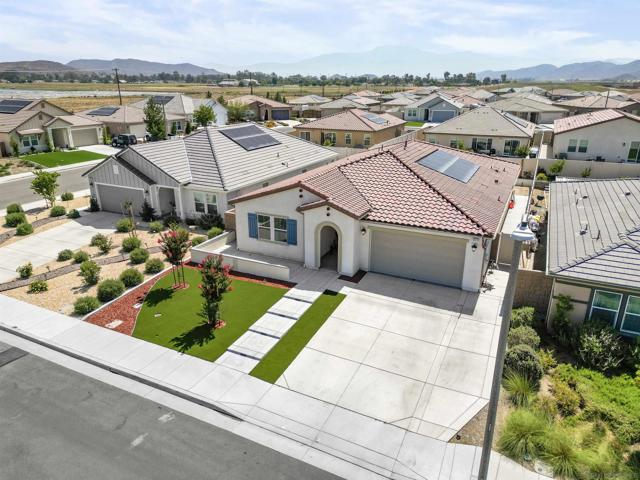 29078 Long Horn Ln, Winchester CA: https://media.crmls.org/mediaz/d7fda321-c4ed-4017-83aa-70789b7dee84.jpg
