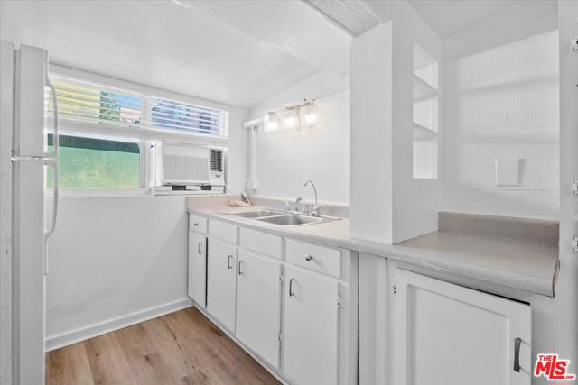 3947 Huron Avenue photo 24