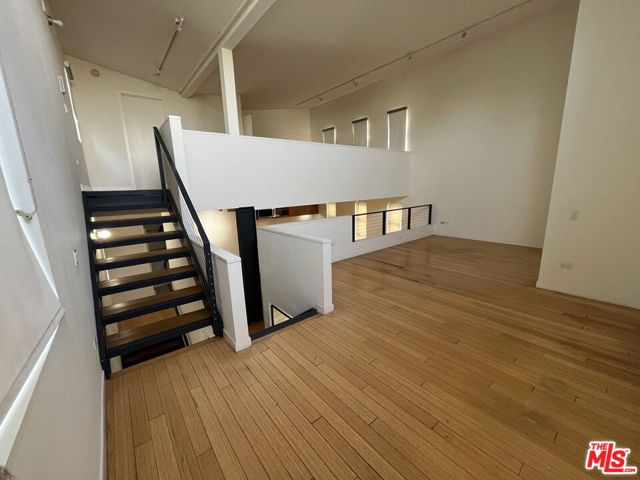 320 Indiana Avenue, Venice CA: https://media.crmls.org/mediaz/d7ff3dce-e563-4286-aa5e-a6f900db2014.jpg