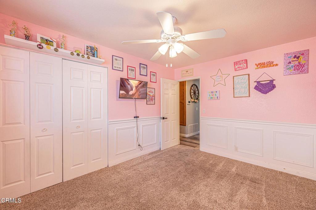https://media.crmls.org/mediaz/d7ff4ae1-2715-44d9-b4a7-e41d142b98c3.jpg?preset=X-Large