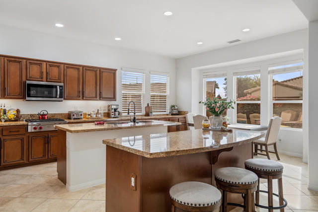 60612 Lace Leaf Court, La Quinta CA: https://media.crmls.org/mediaz/d7ffbba7-beee-40d7-8c87-4266f5df38a0.jpg