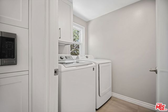 4764 La Villa Marina, Marina del Rey CA: https://media.crmls.org/mediaz/d8000a40-94d5-45ec-ad89-80f6f505d224.jpg