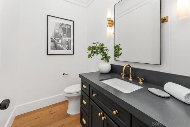 804 Hygeia, Encinitas CA: https://media.crmls.org/mediaz/d8000c9a-ae17-4444-ad02-f5e011d225b1.jpg