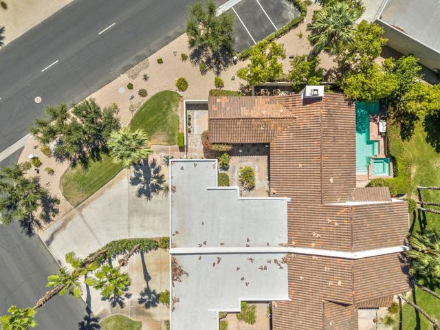 10605 Wimbledon Drive, Rancho Mirage CA: https://media.crmls.org/mediaz/d8000fe5-945b-4e92-81a7-db61f5ec913f.jpg
