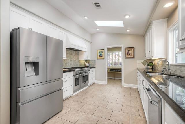 Detail Gallery Image 15 of 55 For 5413 Fairgreen Way, Bonsall,  CA 92003 - 3 Beds | 3 Baths