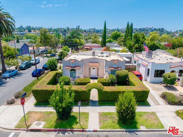 3300 Garden Avenue, Los Angeles CA: https://media.crmls.org/mediaz/d800b3b9-36d2-4f1b-b270-b6c65afdc01c.jpg