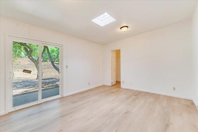 47292 Arroyo Seco Road, Greenfield CA: https://media.crmls.org/mediaz/d8012b95-f49a-46e3-946d-3d5407795e2e.jpg