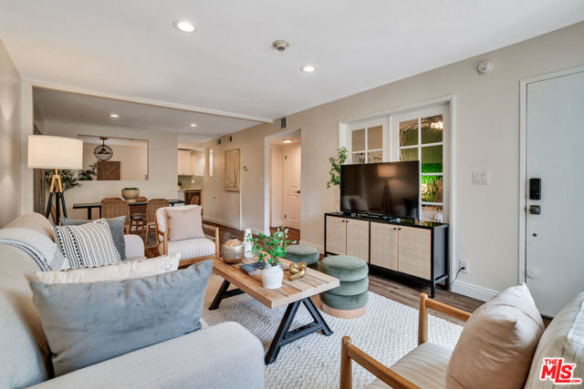 4939 Maytime Lane, Culver City CA: https://media.crmls.org/mediaz/d8018d0b-7512-4cb1-805e-0b13d8f667f2.jpg