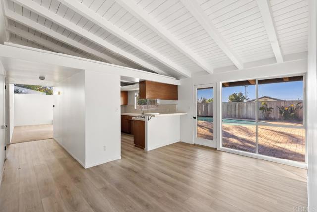 Detail Gallery Image 14 of 34 For 6852 Jackson, San Diego,  CA 92119 - 4 Beds | 3 Baths